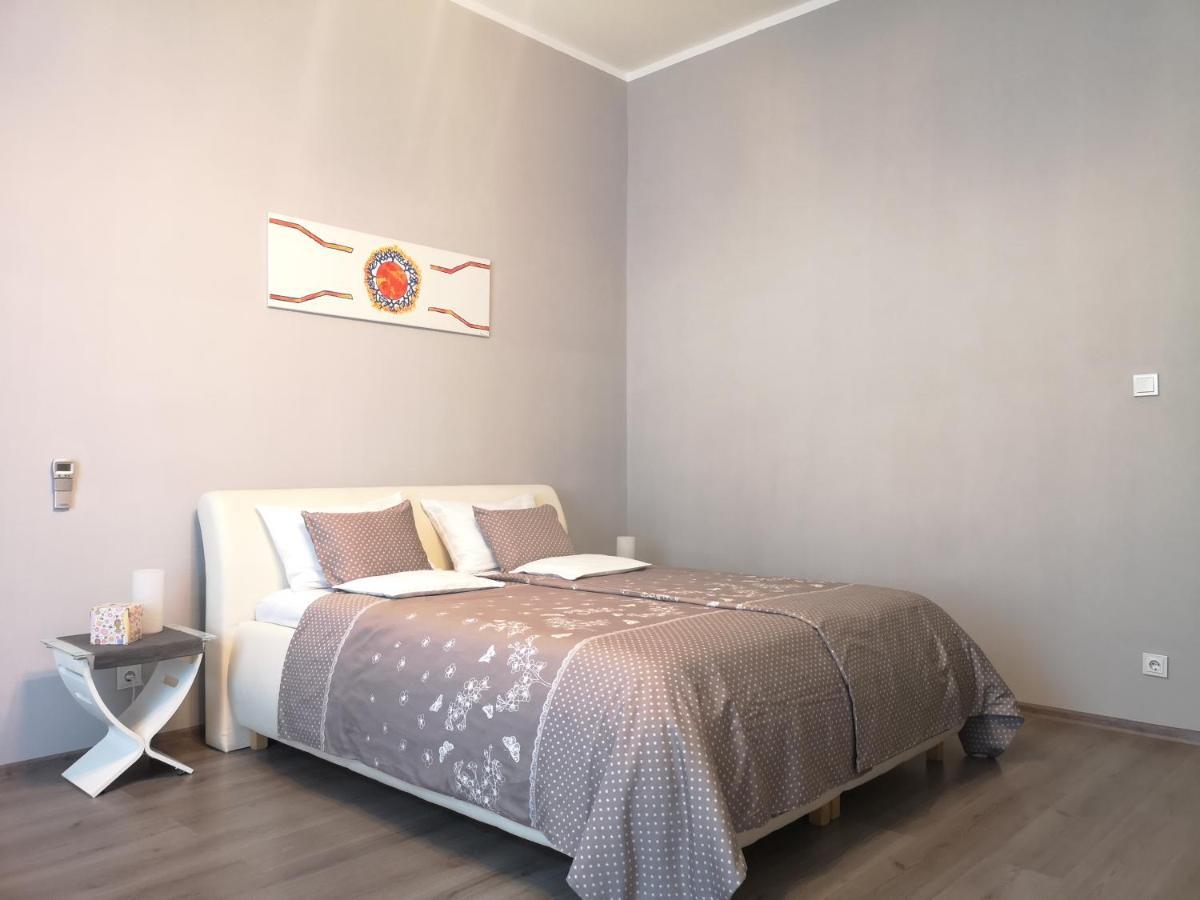 Central Apartment Budapest Eksteriør bilde