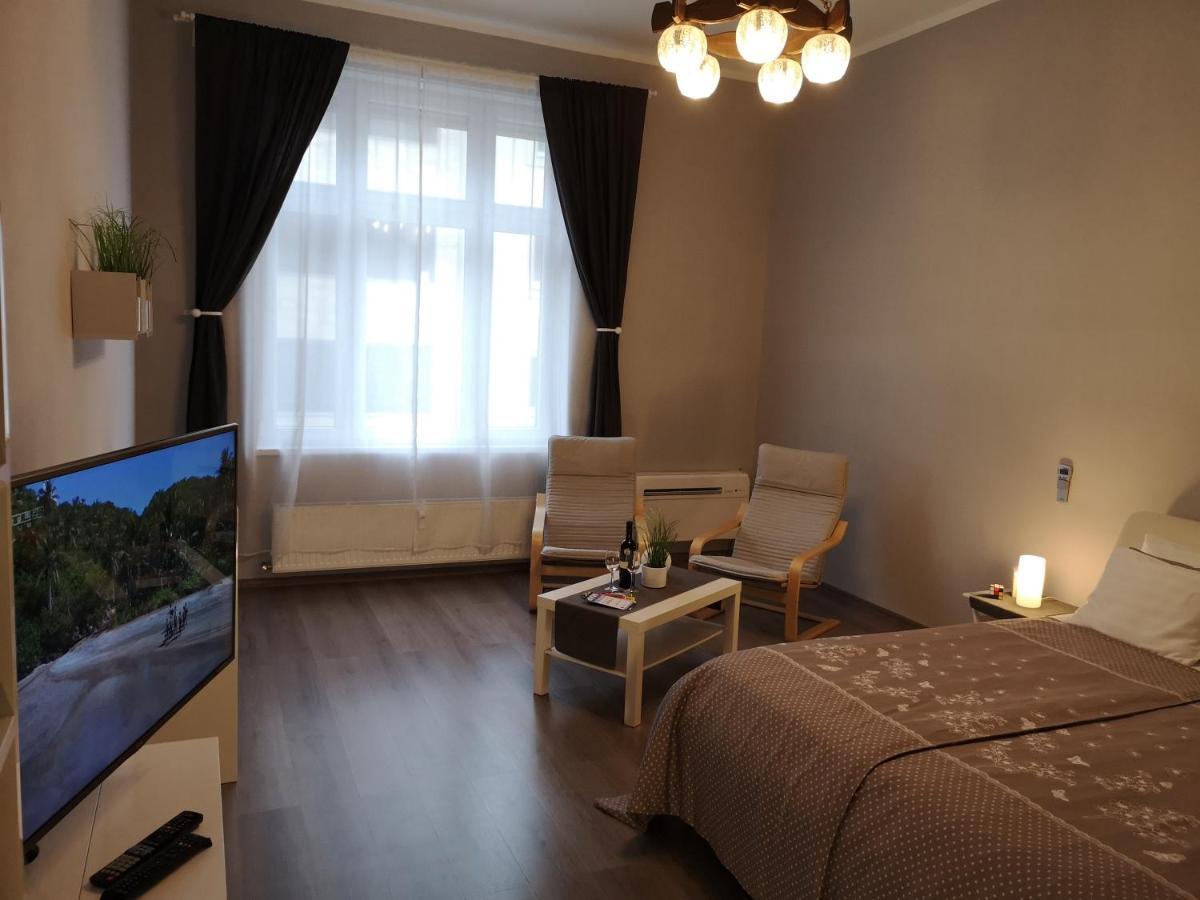 Central Apartment Budapest Eksteriør bilde